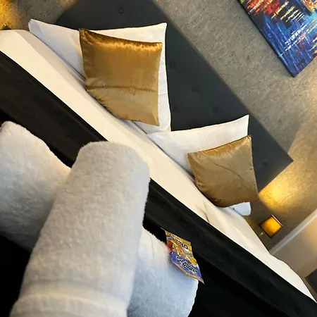 מלון Restaurant Zum Loewen 2*