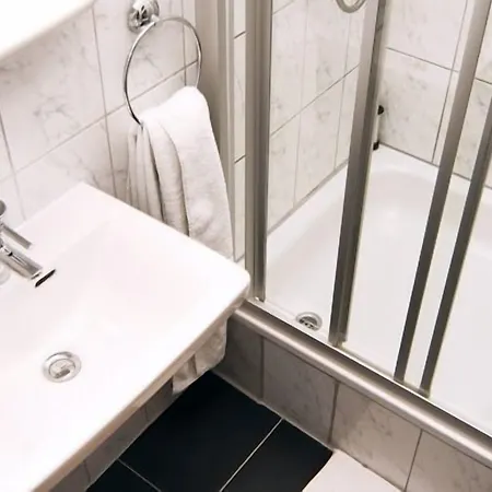 Restaurant Zum Loewen Hotell 2*