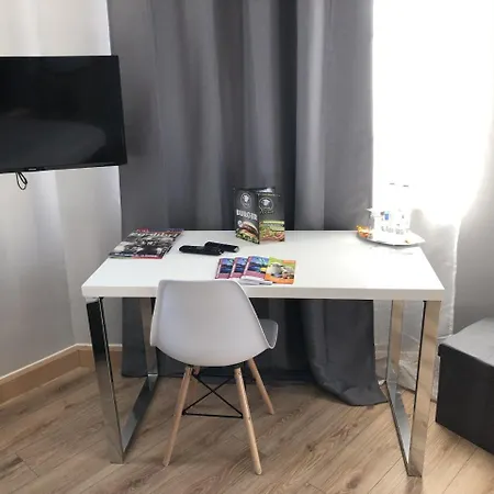 מלון Restaurant Zum Loewen 2*